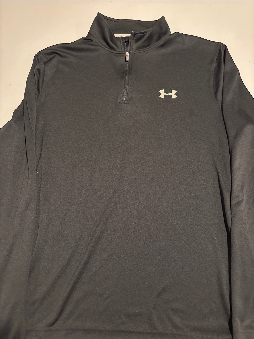 NWOT Mens Medium Under Armour Black Quarter-Zip Performance Top